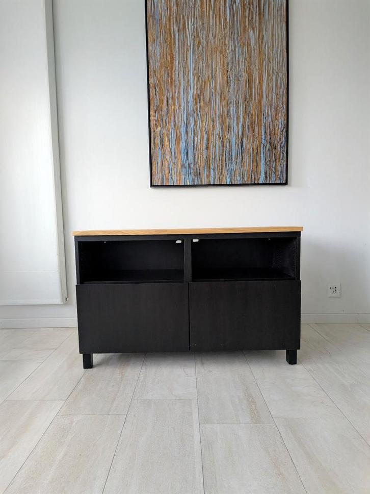 Ikea Besta Dressoir Zwart/Bruin met Eiken Blad, Huis en Inrichting, Kasten | Dressoirs, Gebruikt, 100 tot 150 cm, 25 tot 50 cm