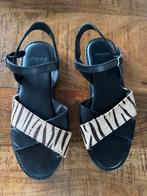 Manfield leren sandaal maat 38 zebra print, Ophalen of Verzenden, Zo goed als nieuw, Zwart, Sandalen of Muiltjes