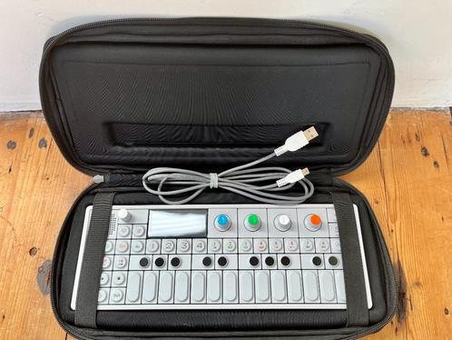 Teenage Engineering OP-1 Synthesizer, Sequencer, Sampler, Muziek en Instrumenten, Synthesizers, Gebruikt, Overige aantallen, Overige merken