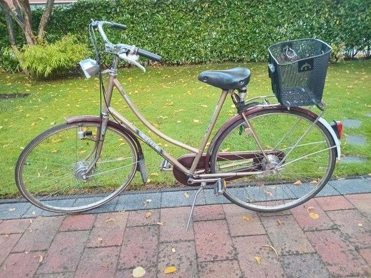 Very reliable classic Dutch bike complete with rear basket., Fietsen en Brommers, Fietsen | Dames | Damesfietsen, Overige merken