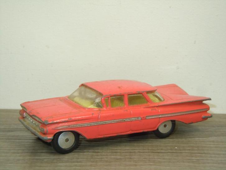 Chevrolet Impala - Corgi Toys 220 England, Hobby en Vrije tijd, Modelauto's | 1:43, Gebruikt, Auto, Corgi, Verzenden