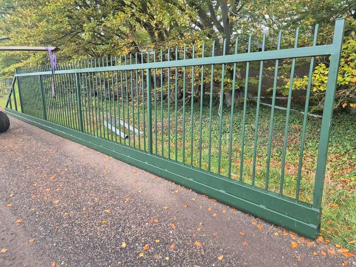 Schuifpoort 10 mtr doorgang,2 mtr hoog,elektrisch, Tuin en Terras, Tuinhekken en Hekwerk, Zo goed als nieuw, Spijlenhekwerk, IJzer