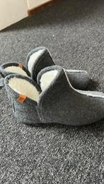 Pantoffels mt 38/39 grijs nieuw, Kleding | Dames, Ophalen of Verzenden, Nieuw, Grijs, Pantoffels of Sloffen