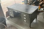 Metalen vintage bureau met lades, Ophalen, Gebruikt