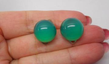 Zilveren antieke oorclips met groene stenen nr.1353 beschikbaar voor biedingen