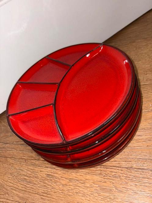 Vintage rode fondue borden (setprijs), Huis en Inrichting, Keuken | Tupperware, Zo goed als nieuw, Schaal, Ophalen of Verzenden