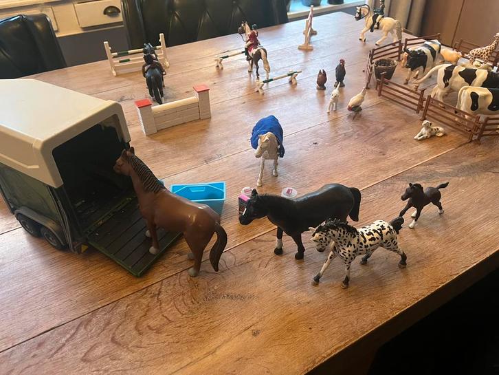 Super leuk schleich paarden en boerderijdieren speelgoed, Verzamelen, Dierenverzamelingen, Gebruikt, Beeldje of Figuurtje, Paard
