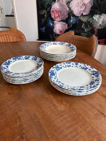 17 borden BEATRIX servies beschikbaar voor biedingen