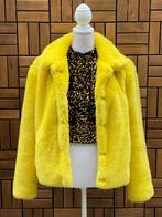 Geel jasje met drukknopen maat M, Kleding | Dames, Carnavalskleding en Feestkleding, Maat 38/40 (M), Carnaval, Ophalen of Verzenden