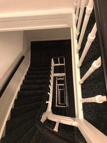 AANBIEDING!!Geheel pand trappenhuis bekleden incl materiaal  beschikbaar voor biedingen