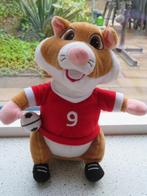Hamster van AH Albert Heijn in rood shirt nr 9 met voetbal, Kinderen en Baby's, Speelgoed | Knuffels en Pluche, Ophalen of Verzenden
