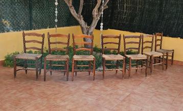 Antieke houten stoelen te koop 6 stuks beschikbaar voor biedingen