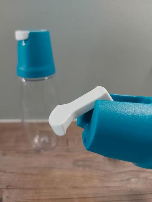 Tupperware olie en azijn flesjes, Huis en Inrichting, Keuken | Tupperware, Gebruikt, Ophalen of Verzenden