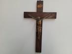 grote hangende eiken kruis met christus brons, Antiek en Kunst, Antiek | Religie, Ophalen of Verzenden