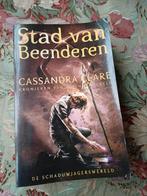 Stad van Beenderen - Cassandra Clare, Boeken, Ophalen of Verzenden, Gelezen, Cassandra Clare