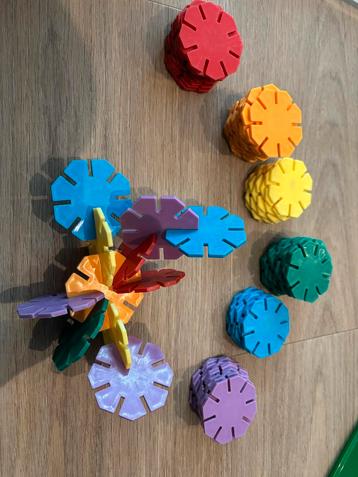Octons Bouwmateriaal - Creatief Speelplezier! beschikbaar voor biedingen