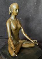 Bronzen mediterende dame/Yoga Paige/stempel zuiver brons, Antiek en Kunst, Kunst | Beelden en Houtsnijwerken, Ophalen of Verzenden