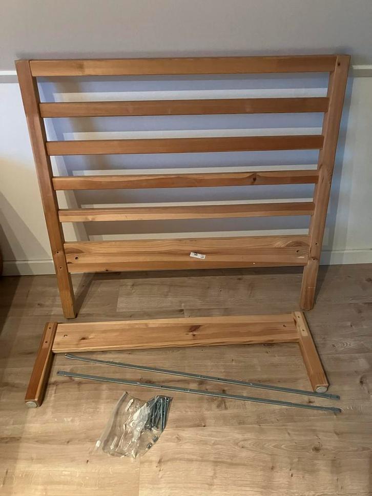 Houten Bedframe met Lattenbodem, Huis en Inrichting, Slaapkamer | Bedden, Gebruikt, Eenpersoons, 90 cm, 200 cm, Hout, Bruin, Ophalen