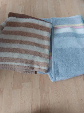 2 babyledikant dekentjes beschikbaar voor biedingen