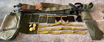 Lot militaria beschikbaar voor biedingen