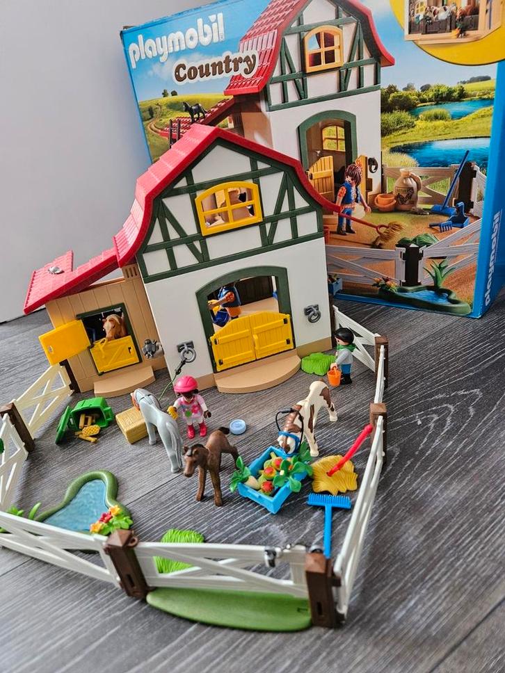 Playmobil 6927 - paarden manege, Kinderen en Baby's, Speelgoed | Playmobil, Zo goed als nieuw, Complete set, Ophalen of Verzenden