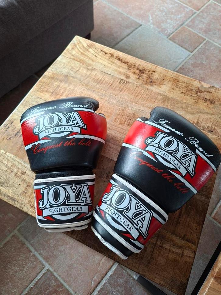 Complete kickbox set, Sport en Fitness, Boksen, Gebruikt, Bokshandschoenen, Ophalen of Verzenden