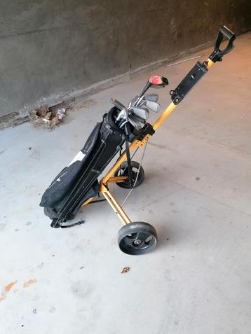 Complete golfset / golftas /golfballen / golfschoenen /clubs beschikbaar voor biedingen