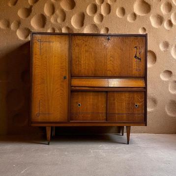 Vintage houten kast / secretaire / barkast beschikbaar voor biedingen