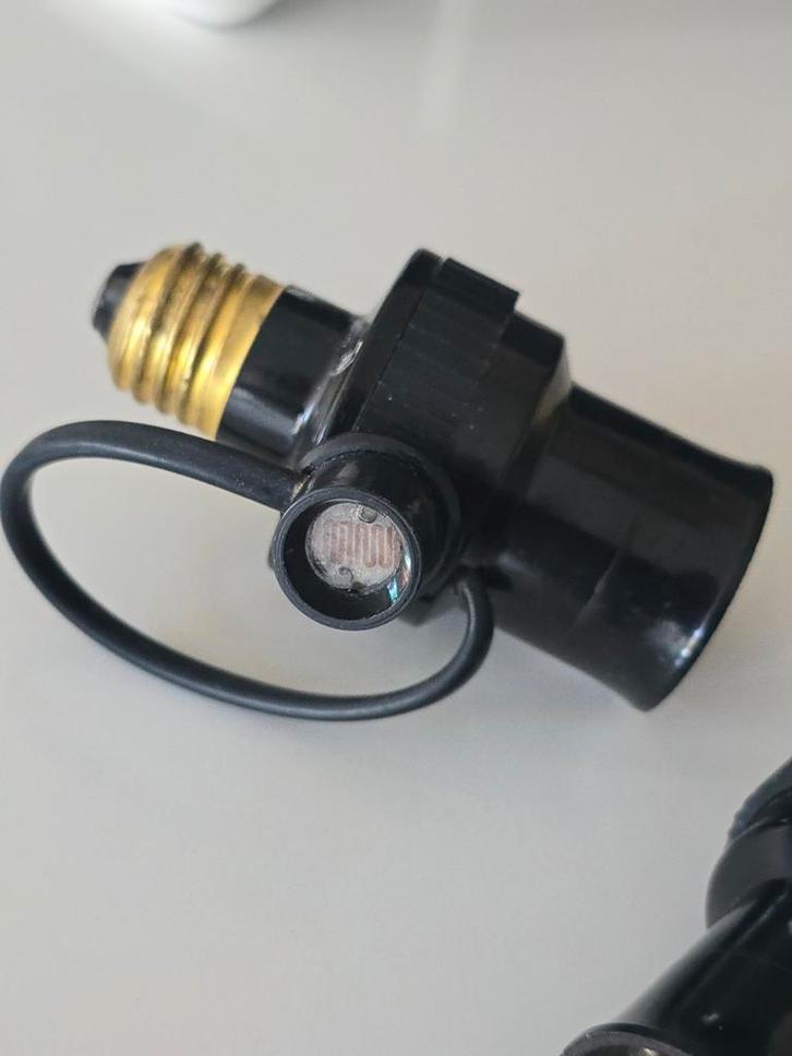 1x bakeliete WOC-1000 AUTOMATIC SOCKET 100W €8, Antiek en Kunst, Antiek | Overige Antiek, Ophalen of Verzenden