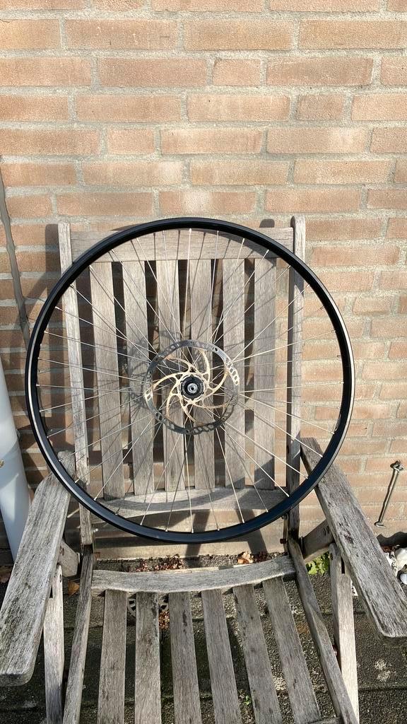 Hoogwaardig achterwiel met Shimano XT naaf, Fietsen en Brommers, Fietsonderdelen, Zo goed als nieuw, Mountainbike, Wiel, Ophalen of Verzenden