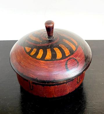 Batik Dekseldoos Louis Bogtman Amsterdamse School ca. 1925 beschikbaar voor biedingen