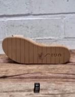 Unisa - Prachtige leren slippers maat 37 - Nieuw €109, Kleding | Dames, Schoenen, Slippers, Beige, Nieuw, Ophalen of Verzenden