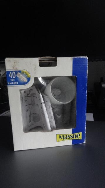 Wandlamp beschikbaar voor biedingen