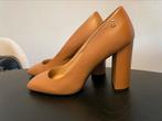 Tommy Hilfiger pump maat 40, Tommy Hilfiger, Bruin, Zo goed als nieuw, Pumps