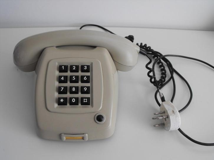 Vintage PTT Telefoon met druktoetsen, Telecommunicatie, Vaste telefoons | Niet Draadloos, Gebruikt, Ophalen of Verzenden
