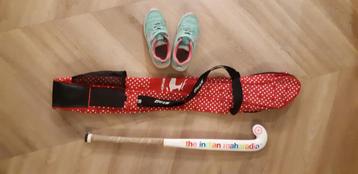 Veld hockyset meisje, stick (32 in), schoenen (34) en tas beschikbaar voor biedingen