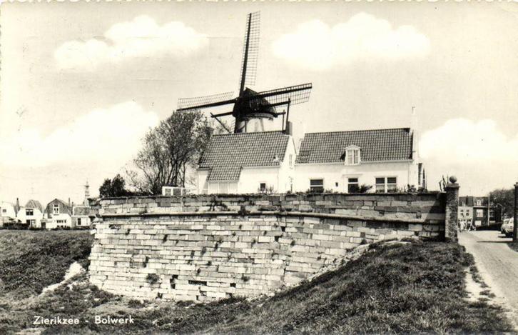 Zierikzee - Bolwerk - molen auto - 1967 gelopen, Verzamelen, Ansichtkaarten | Nederland, Ongelopen, Zeeland, Voor 1920, Ophalen of Verzenden