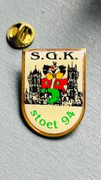 S.G.K. stoey 1994 karnaval pin, Verzamelen, Speldjes, Pins en Buttons, Ophalen of Verzenden, Zo goed als nieuw