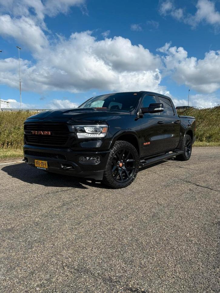 Zeer mooie RAM 1500 1500 5.7v8 LPG 2021 Zwart, Auto's, Bestelauto's, Bedrijf, 4x4, ABS, Achteruitrijcamera, Adaptieve lichten