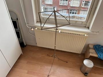 Vintage Metalen Muziekstandaard beschikbaar voor biedingen