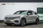 Volkswagen Touareg Elegance 3.0 V6 TSI eHybrid 462pk Puglia, Auto's, Volkswagen, Automaat, Gebruikt, Euro 6, Beige