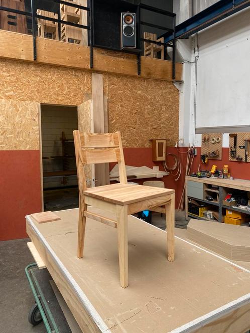 Stoel hangemaakt massief hout, Huis en Inrichting, Stoelen, Nieuw, Eén, Hout, Ophalen of Verzenden