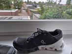 ON Cloudflyer hardloopschoenen Maat 44, Ophalen of Verzenden, Zo goed als nieuw, Sportschoenen, Zwart