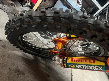Ktm 450 exc velgen + crossbanden beschikbaar voor biedingen
