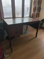 Oud houten bureau met lades, Huis en Inrichting, Bureaus, Ophalen, Gebruikt, Bureau