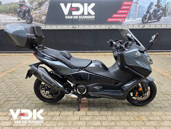 YAMAHA TMAX TECH MAX (bj 2022), Motoren, Motoren | Yamaha, Bedrijf, Scooter, 12 t/m 35 kW, 2 cilinders, Minimaal motorrijbewijs A1