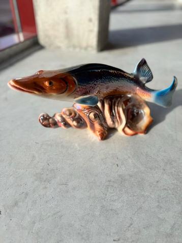 Keramisch Beeld Snoek beschikbaar voor biedingen