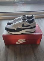 Nike Air Max 1 Essential - Wit/Pure Platinum/Zwart - 40,5, Kleding | Heren, Schoenen, Wit, Nieuw, Ophalen of Verzenden, Sneakers of Gympen