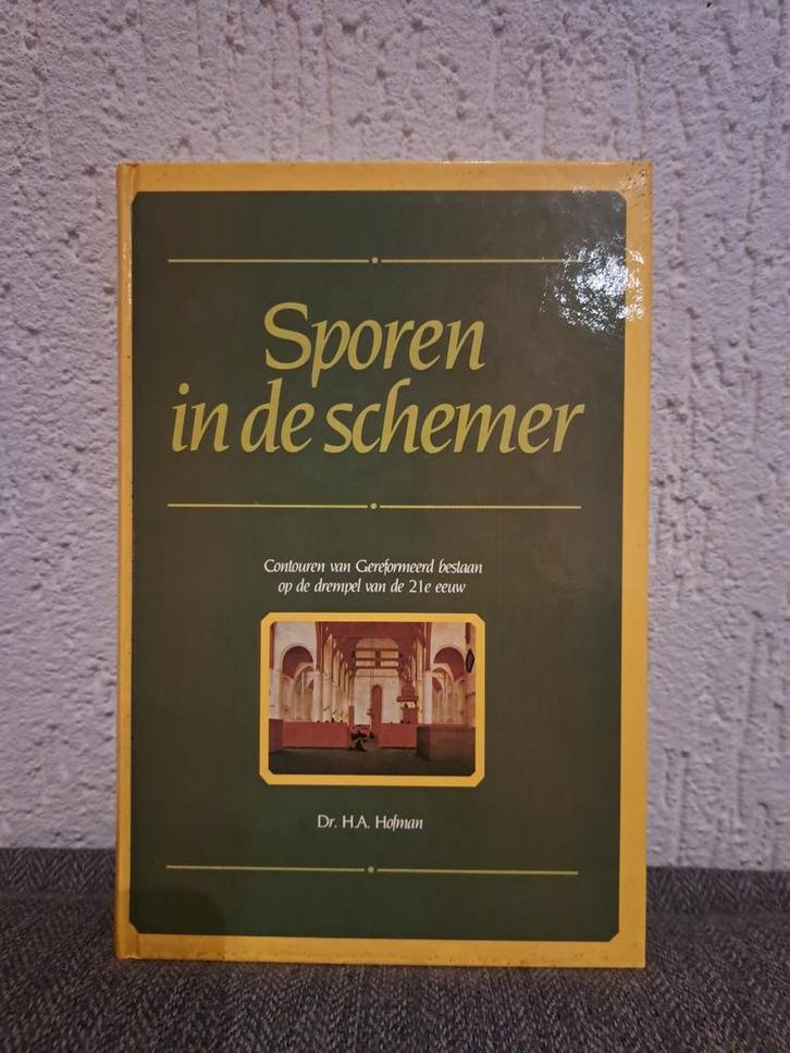 Sporen in de Schemer - H.A. Hofman, Boeken, Godsdienst en Theologie, Gelezen, Christendom | Protestants, Ophalen of Verzenden
