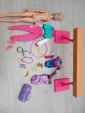 Barbie Turnsetje met Accessoires beschikbaar voor biedingen